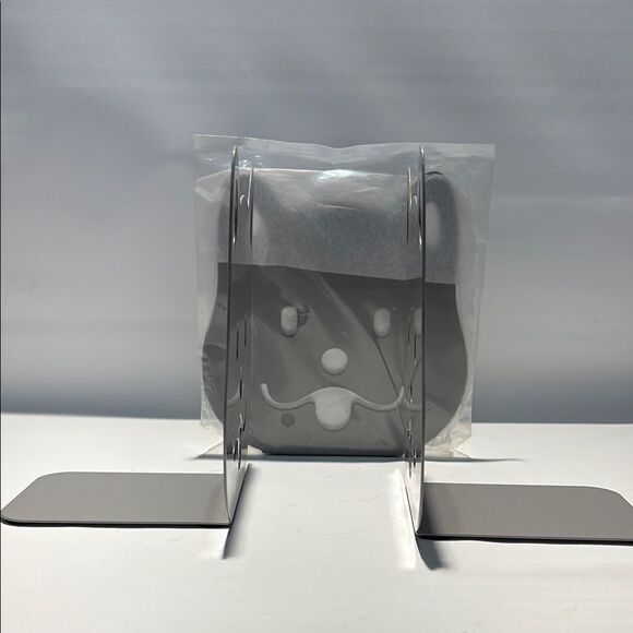 Gray dog-Shaped Bookends - Picture 2 of 5